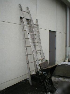 Ladder roofing hoist laddervator tranzsporter