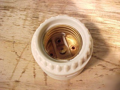 Leviton lampholder socket ring type 250V-660W 09350