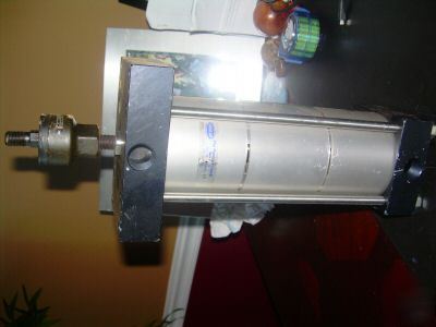 Fabco-air cylinder MP3X2X3X1FFA-tfr-hmr large 