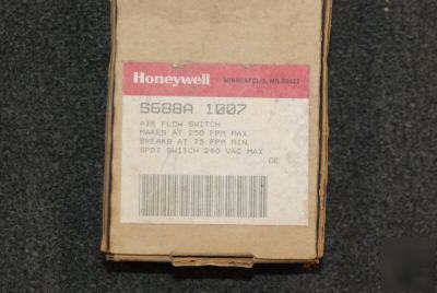 Honeywell S688A 1007 sail air flow switch