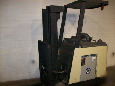 2002 crown used electric stand up 3000LB #3447