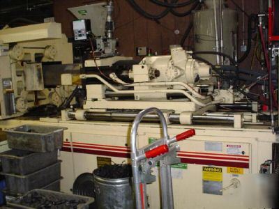 250 ton, 27 oz. cincinnati injection molding machine'88