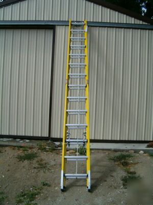 Werner D7128-2X9072 28' 375 fiberglass extension ladder