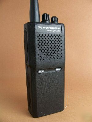 New mint motorola radius P1225 uhf 16CH radio w/ battery