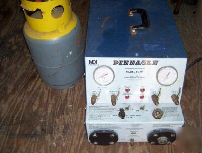 Pinnacle 1/2 hp r-22 & r-12 refrigerant recycling unit