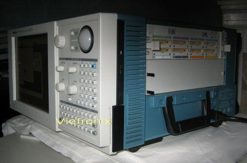 Tektronix TLA715 logic analyzer + tla 7M4 modules