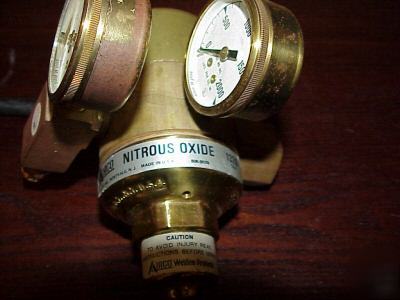 Airco nitrous oxide gas regulator pressure gage