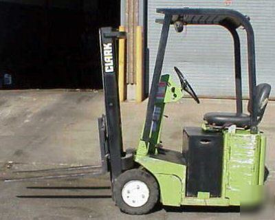 Clark TW25 2,500 lb electric forklift lift truck