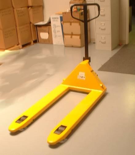 New 5000 lbs capacity heavy duty pallet jack great deal