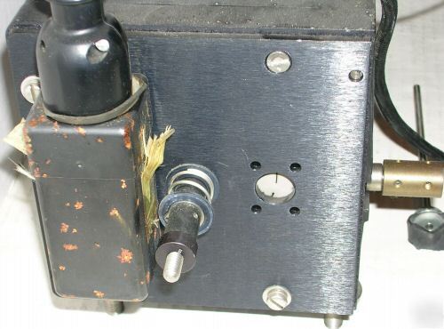 Monochromator housing w/diffraction grating & pmt, nice