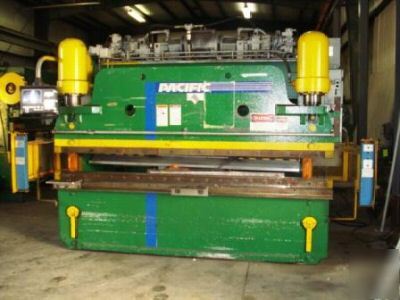 135 ton pacific #K135-10-8 hydraulic press brake, 1995