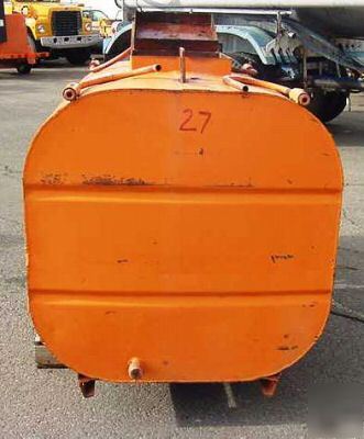 Â 1965 spray tank with 9 hp briggs-stratton motor 