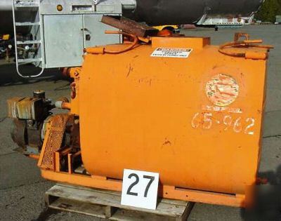 Â 1965 spray tank with 9 hp briggs-stratton motor 