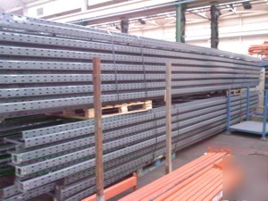 5 bays of dexion pallet racking 4M high - 2.7M beams