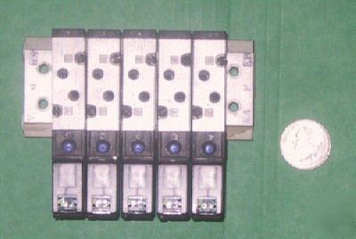 Smc VZ2120 24VDC valves 5 each & 5 valve manifold