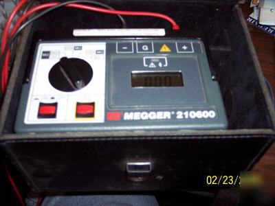 Megger 210600 digital major megger insulation tester 