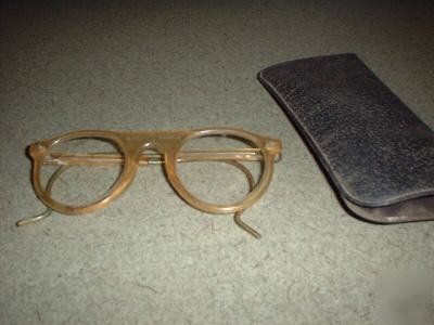 Vintage safety goggles, old safety glasses, bakelite? 