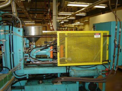 Trueblood plastic injection molding machine #2003