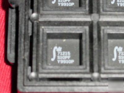 18 pcs. idt# IDT71215S10PF, qfp package