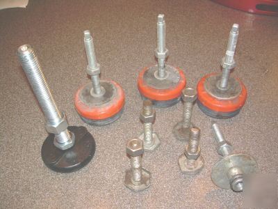 Lot leveling feet, machine base, berry mount mic lot