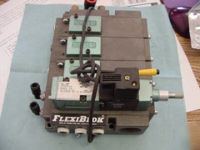 Bank of 1 numatics model 081SA4004011Z w/ flexiblok <