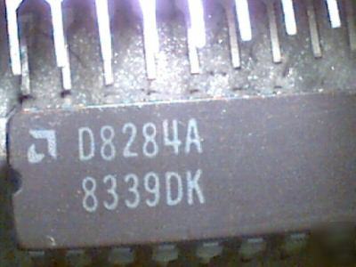 5 D8284A clock generator/driver 8086 family,d 8284, dip