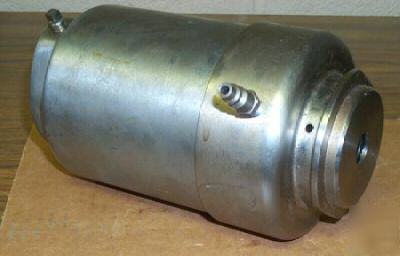 Tri-clover vacuum pressure relief valve