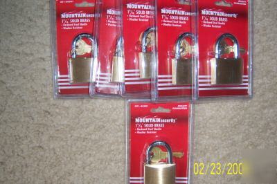 New lot of 6 mountain padlocks 1 9/16