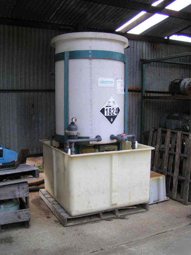 Caustic soda plastic tank, containment & pump set-up