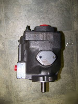 New monarch hydraulic pump PVE1630R212X2890 3000 psi