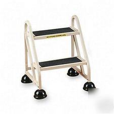 New cramer step ladder 21-1/2X20-1/4
