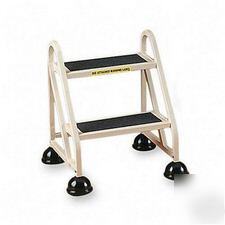 New cramer step ladder 21-1/2X20-1/4