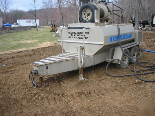 1989- finn T90 hydroseeder- 900 gl. tank - kubota 4 cyl