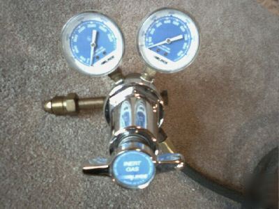 Linde - model 8404 inert gas or air regulator