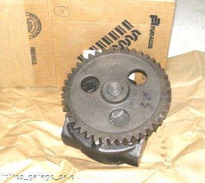 Fiat allis oil pump 4395088 / 4322664/ 74322664 nos obo