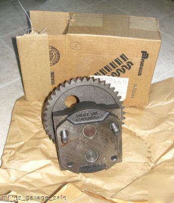 Fiat allis oil pump 4395088 / 4322664/ 74322664 nos obo