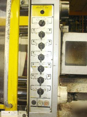 Van dorn injection molding machine 300 ton 30 oz shot