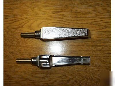 Southco lift & turn latch